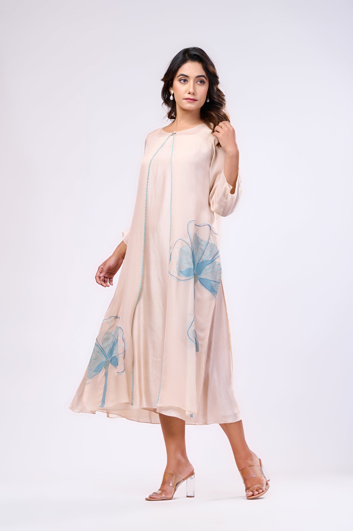 APPLIQUÉ MIDI DRESS